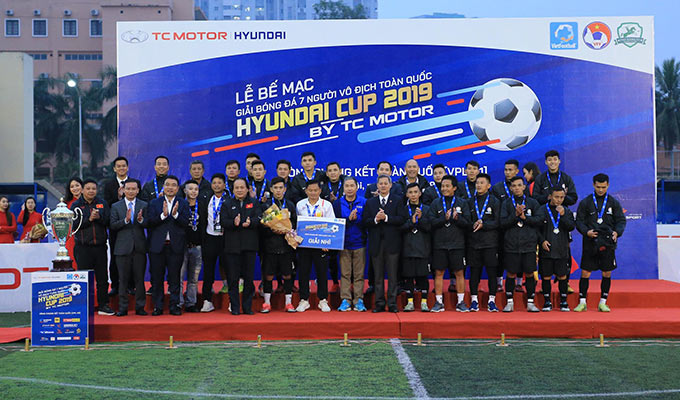 Thành Thành FC của tiền vệ Lê Tấn Tài giành ngôi Á quân 