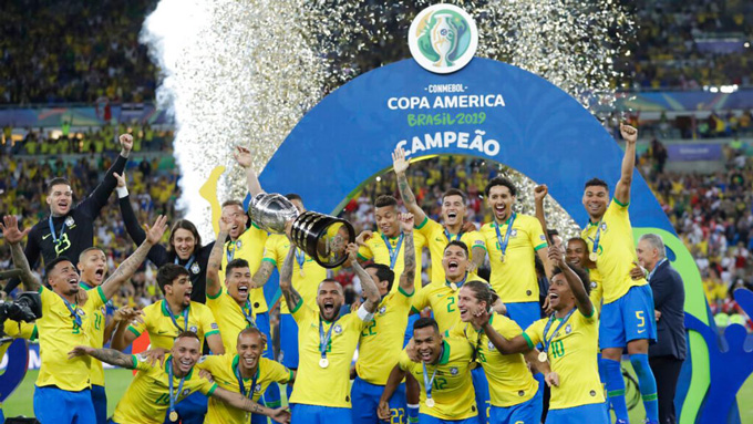 Brazil vô địch Copa America ngay trên sân nhà sau 12 năm chờ đợi. Đây cũng là lần thứ 9 trong lịch sử, Selecao bước lên đỉnh cao của bóng đá Nam Mỹ.