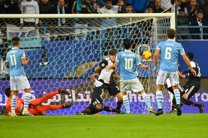Lazio vươn lên dẫn trước nhờ công của Luis Alberto