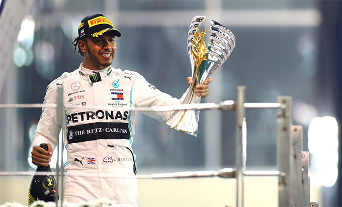 Lewis Hamilton (đua xe công thức 1): 400 triệu USD