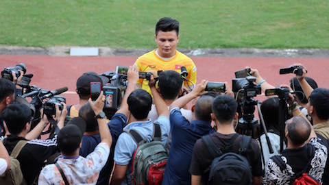 Tuyển thủ Quang Hải: “U23 Việt Nam sẽ cố gắng thắng từng trận một” Tuyển thủ Quang Hải: “U23 Việt Nam sẽ cố gắng thắng từng trận một”