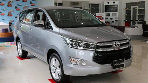 Toyota Innova giảm giá cực sốc về dưới mốc 700 triệu, quyết 'chiến' Mitsubishi Xpander