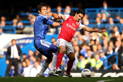 Arteta và Lampard đã từng đấu sức trên thảm cỏ xanh trong màu áo Arsenal và Chelsea