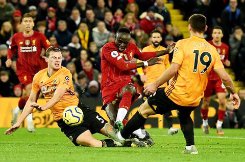 Mane (giữa) ghi bàn duy nhất cho Liverpool trong trận gặp Wolves mới đây