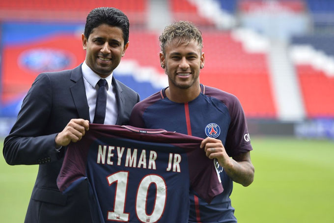 2017: Neymar rời bỏ Barca để gia nhập PSG khi trọc phú nước Pháp chấp nhận chi 222 triệu euro giải phóng hợp đồng, từ đó giá trị cầu thủ được nâng lên một tầm cao mới