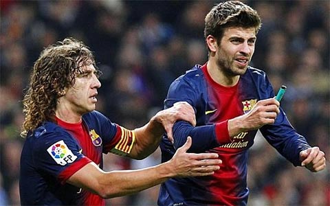 Cặp trung vệ Puyol và Pique trên kênh TV3 nói về “cú ăn 6” Barca giành được năm 2009