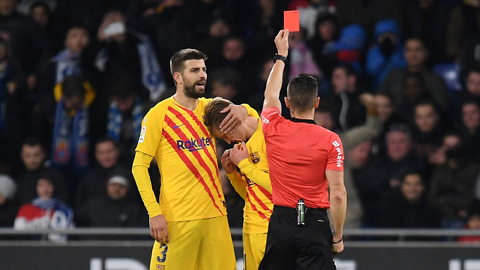 De Jong nhận thẻ đỏ đầu tiên tại Tây Ban Nha