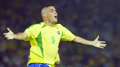 Ronaldo tại World Cup 2002 là hình mẫu để Minamino noi theo