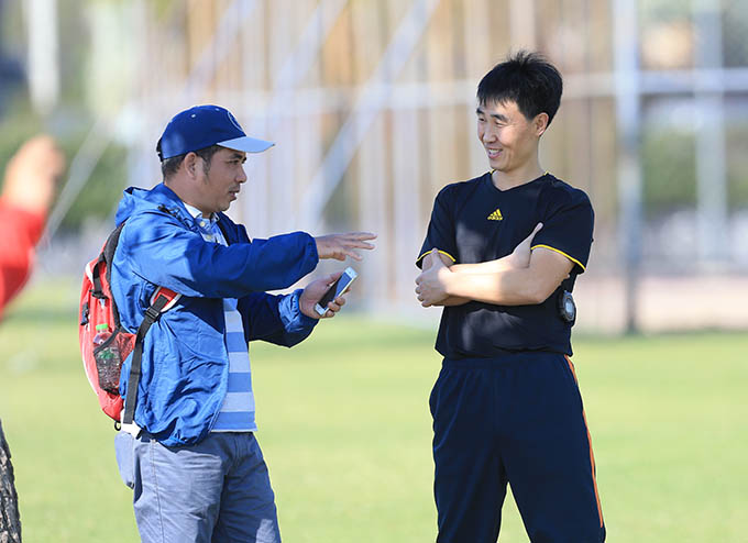 Cán bộ truyền thông của U23 Triều Tiên tên Yu Nam Hyok cho biết, U23 Triều Tiên có mặt tại Buriram United vào ngày hôm qua 6/1. Đội được bố trí ở chung khách sạn với U23 Việt Nam ngay trong khuôn viên sân Chang Arena.