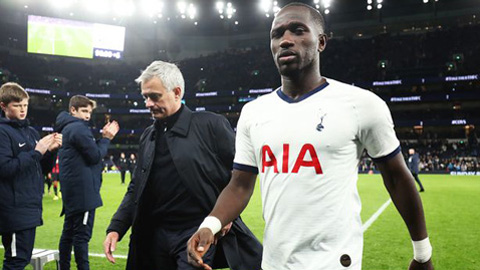 Mourinho méo mặt vì "máy quét" của Tottenham nghỉ 3 tháng
