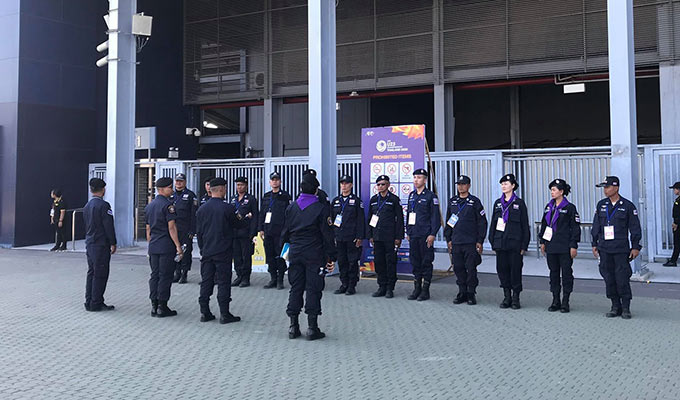 An ninh được thắt chặt trước khi trận đấu diễn ra - Ảnh: Minh Tuấn 