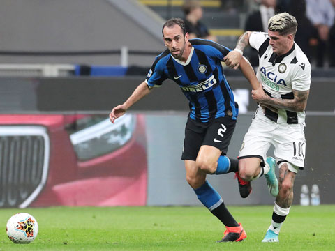Inter (áo sẫm) có thể bị Atalanta níu chân tại Giuseppe Meazza đêm nay