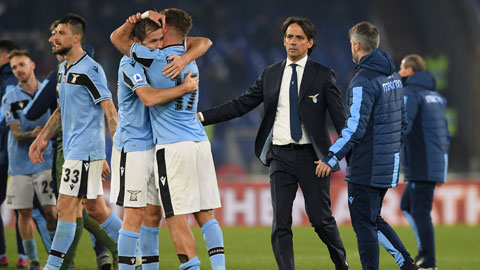 Chiến thắng kịch tính với tỷ số 1-0 trước Napoli đã đưa Lazio của HLV Simone Inzaghi vào cuộc đua Scudetto