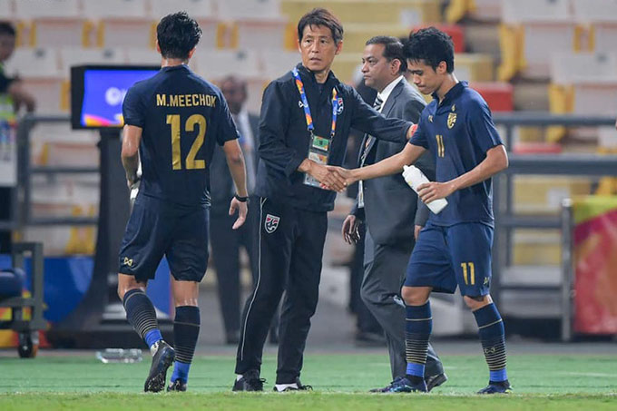 HLV Nishino có thể phải sử dụng các cầu thủ dự bị để đảm bảo thể lực cho U23 Thái Lan 