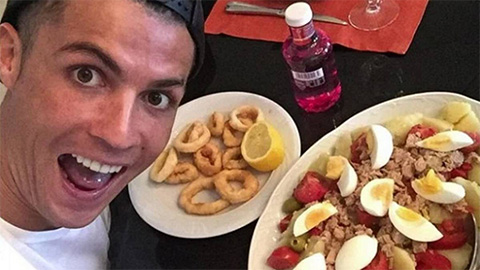 Sửng sốt với chế độ ăn ngủ khác người của Ronaldo