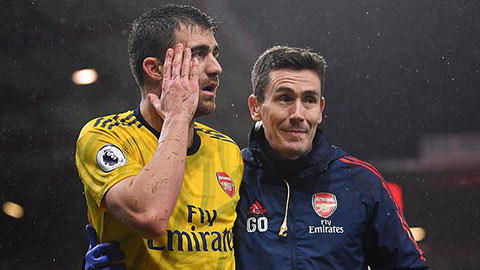 Liverpool tước đoạt thành viên quan trọng của Arsenal