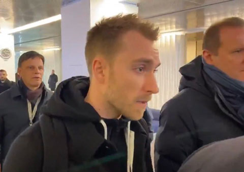 Hình ảnh Eriksen tại sân bay Milan