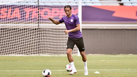 Sane trở lại giải cứu Man City