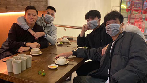 Xuân Trường, Đức Huy đeo khẩu trang gặp nhau, tránh virus corona Xuân Trường, Đức Huy đeo khẩu trang gặp nhau, tránh virus corona