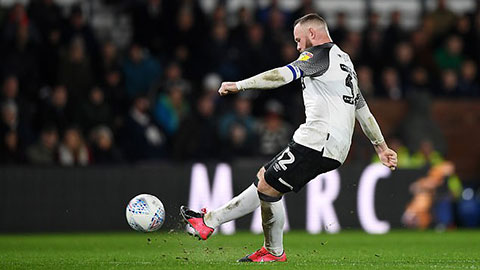 Lập siêu phẩm đá phạt, Rooney nổ súng 2 trận liên tiếp tại Anh