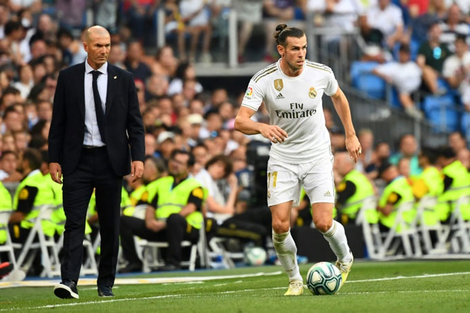 Zidane tiếp tục ra đòn với Bale trong cuộc đấu giành quyền lực
