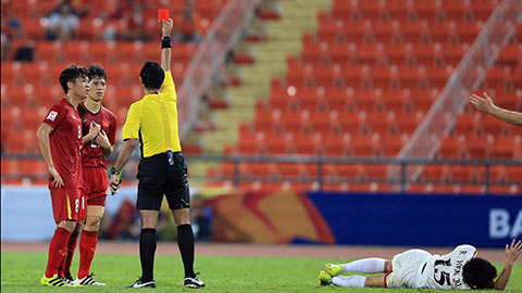 Đình Trọng bị treo giò ở trận gặp Malaysia sắp tới sau khi nhận thẻ đỏ trong trận đấu với U23 Triều Tiên ở U23 châu Á 2020 - Ảnh: Minh Tuấn 
