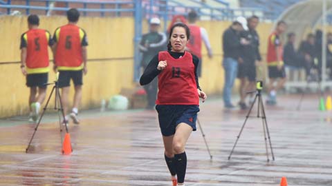 Nữ trợ lý trọng tài không thể làm nên lịch sử "cầm cờ ở hạng Nhất" bởi lỗi đáng tiếc