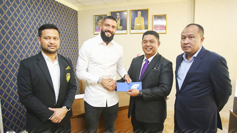 UAE, Malaysia ồ ạt nhập tịch cầu thủ