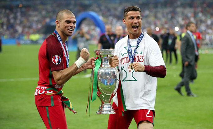 Ronaldo vô địch Euro 2016 với ĐT Bồ Đào Nha