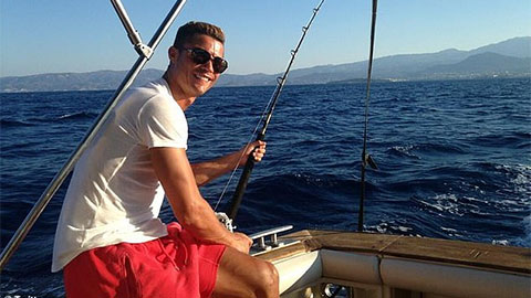 Ronaldo định đi câu cá, không tin mình vẫn đủ sức chơi bóng ở tuổi 35