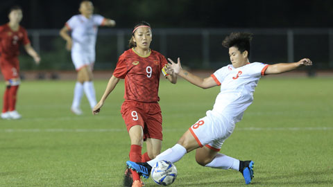 Huỳnh Như (trái) và đồng đội còn một trận đấu cuối ở vòng loại thứ ba gặp Hàn Quốc	Ảnh: ĐỨC CƯỜNG