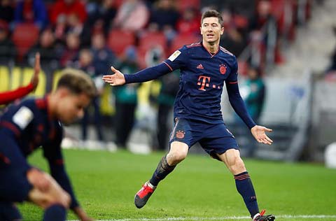 Lewandowski dẫn đầu ghi bàn tại Bundesliga và Bayern cũng đang ở ngôi đầu bảng