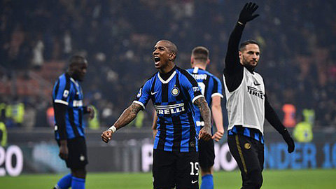 Ashley Young hạnh phúc với từng giây khoác áo Inter