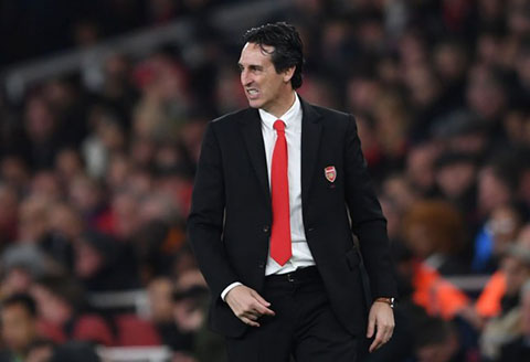 Emery chỉ trích nhóm cầu thủ Arsenal thi đấu thiếu tích cực