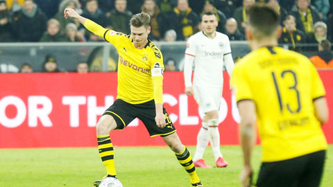 Piszczek, gừng càng già càng cay