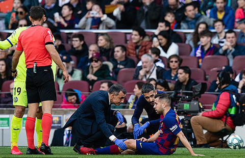 Chấn thương của Alba là tai họa với Barca
