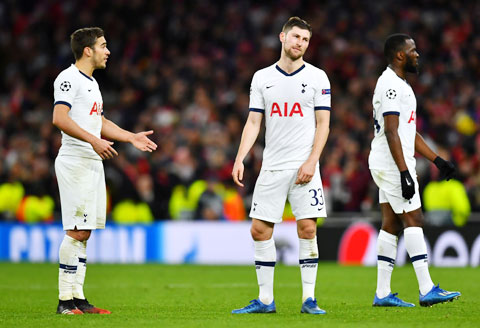 Trong ngày thiếu nhiều trụ cột, Mourinho lại hết phép, Tottenham đành chấp nhận thua 0-1 trước Leipzig