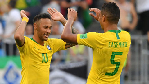 Casemiro (phải) muốn chung màu áo cùng Neymar ở cả ĐT Brazil và CLB Real Madrid 