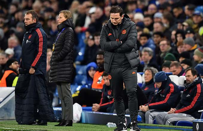 Frank Lampard không còn nhiều hy vọng đi tiếp khi Chelsea thất bại 0-3 trước Bayern