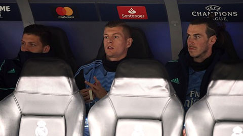 Zidane bị chất vấn vì không dùng Kroos, Benzema không phải Ronaldo