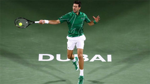 Djokovic cứu ba match-point, gặp Tsitsipas ở chung kết tại Dubai