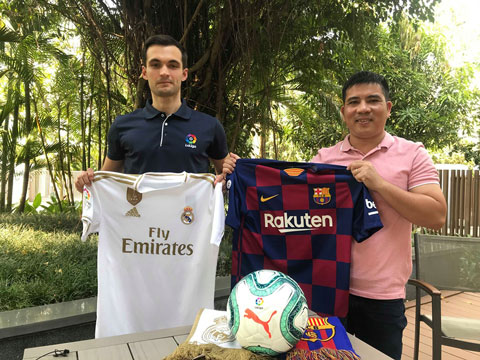 Nhà báo Phan Hồng gặp gỡ và phỏng vấn Đại diện La Liga tại Việt Nam nhân dịp El Clasico