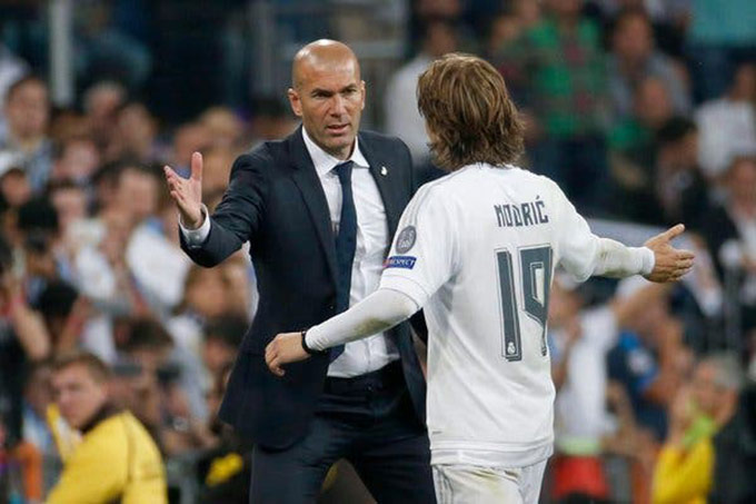 Zidane bất lực ngăn sự sa sút của Luka Modric 