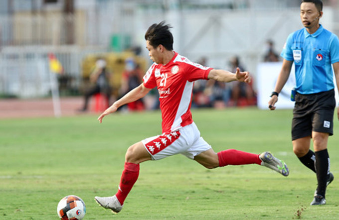Công Phượng sút xa thành bàn cho TP.HCM trước Hà Nội FC 