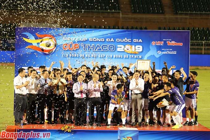 Với danh hiệu này, Hà Nội FC trở thành CLB Việt Nam thứ 2 vô địch quốc nội tuyệt đối, sau B.Bình Dương năm 2015