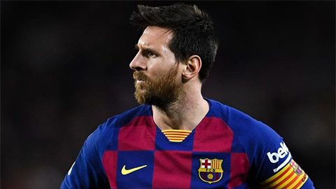 Messi 'sấy tóc' đồng đội sau thất bại của Barca trước Real ở El Clasico
