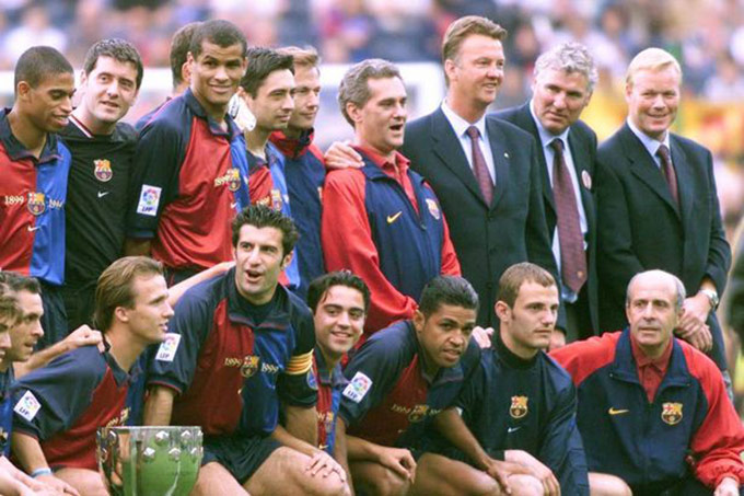 HLV van Gaal từng 2 lần vô địch La Liga cùng Barcelona