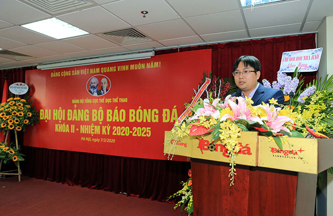 Đồng chí Nguyễn Hà Thanh đóng góp ý kiến bổ sung vào báo cáo 