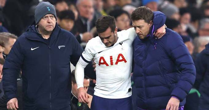 Hàng loạt trụ cột lần lượt gặp vấn đề về chân s thương khiến Mourinho bất lực trong việc vực dậy Tottenham