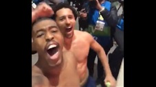Cầu thủ PSG cởi trần ăn mừng vào tứ kết Champions League